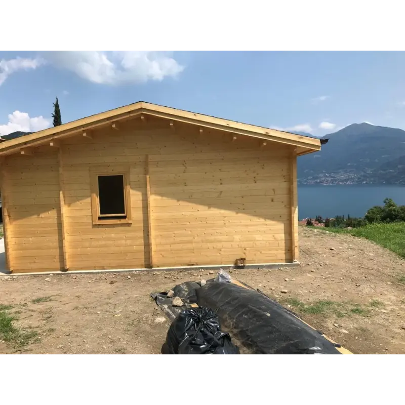 Chalet en bois AUGUSTA 8x6, 60mm, côté gauche – modèle réalisé